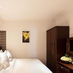 Viennot Double Room No Window minibar